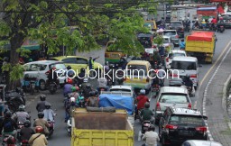 Agustus Mulai Digarap, Kemacetan Pertigaan Jalan Bangah Aloha Sidoarjo Segera Terurai