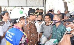 Ini Cara Gus Muhdlor Rangkul Pedagang Terdampak Imbas Pelebaran Jalan Pertigaan Bangah - Aloha