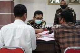 Dua Dirut Tersangka Tindak Pidana Perpajakan Diserahkan Penyidik Kanwil DJP Jatim II ke Jaksa Kejari Jombang