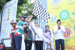 Gus Muhdlor Meriahkan Pra Muktamar ke 48 Muhammadiyah dengan Gowes Bersama Warga Sidoarjo