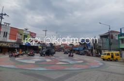 Syukuran dan Doa Bersama Malam Tahun Baru 2023, Ribuan Warga Tumpekblek di Ruas Jalan Beton Tulangan - Bulang