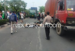 Hindari Truk Mogok, Pengendara Motor Honda Beat Asal Pepelegi Tewas Tertabrak Truk Wing Box di Gedangan Sidoarjo
