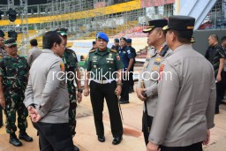 Jelang Puncak Resepsi 1 Abad NU, Kapolda dan Wakapolda Jatim Tinjau GOR Gelora Delta Sidoarjo