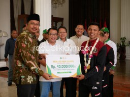 Usai Diarak, Gus Muhdlor Beri Bonus 8 Atlet Sidoarjo Peraih Medali Emas Hingga Perunggu di SEA Games 2023