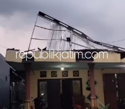 Puluhan Rumah Warga Sidoarjo di Tiga Kecamatan Rusak Disapu Angin Puting Beliung