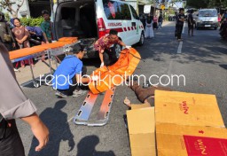 Hendak Mendahului, Pelajar Pengendara Motor Tewas di JL Raya Krian - Sidoarjo Tertabrak Toyota Avanza