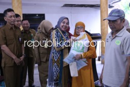 4.342 KPM Kecamatan Gedangan Terima Bantuan Pangan Beras 10 Kilogram Per Penerima