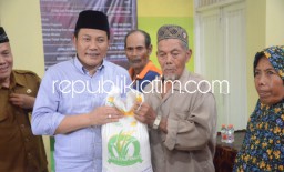 Dirasa Bantu Ekonomi Keluarga, Ribuan Warga Miskin Sidoarjo Berharap Bantuan Beras 10 Kilogram Berlanjut