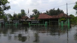 Korban Banjir di Sidoarjo Mulai Terserang Penyakit Gatal-Gatal