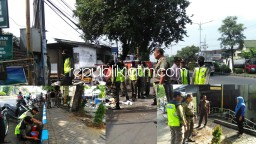 Kembalikan RTH, Petugas Gabungan Tertibkan Bangli di Tanggulangin