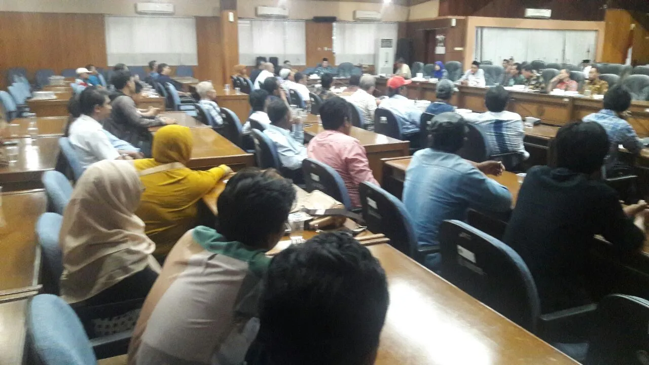 70 PKL Menempati Lahan PT Avila di Bungurasih Ngadu Dewan
