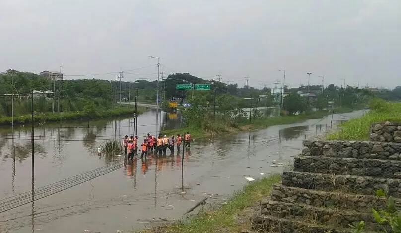Banjir Jalan Raya Porong Lama Berdampak ke Jalur KA