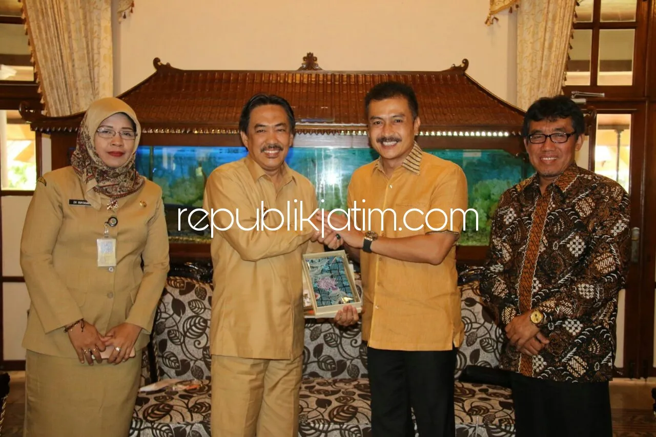 Walikota dan Belasan Wartawan Salatiga Belajar ke Sidoarjo