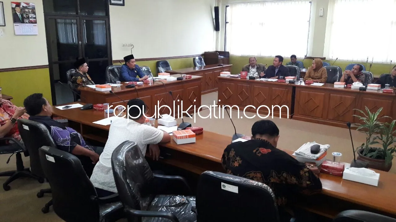 Investor Kabur, Pasar Kepuhkiriman Mangkrak Pedagang Wadul Dewan