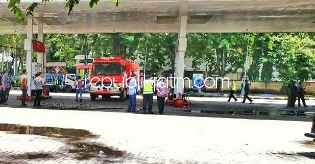 Polisi Belum Pastikan Pemicu Kebakaran, SPBU Berbek Dilarang Operasi