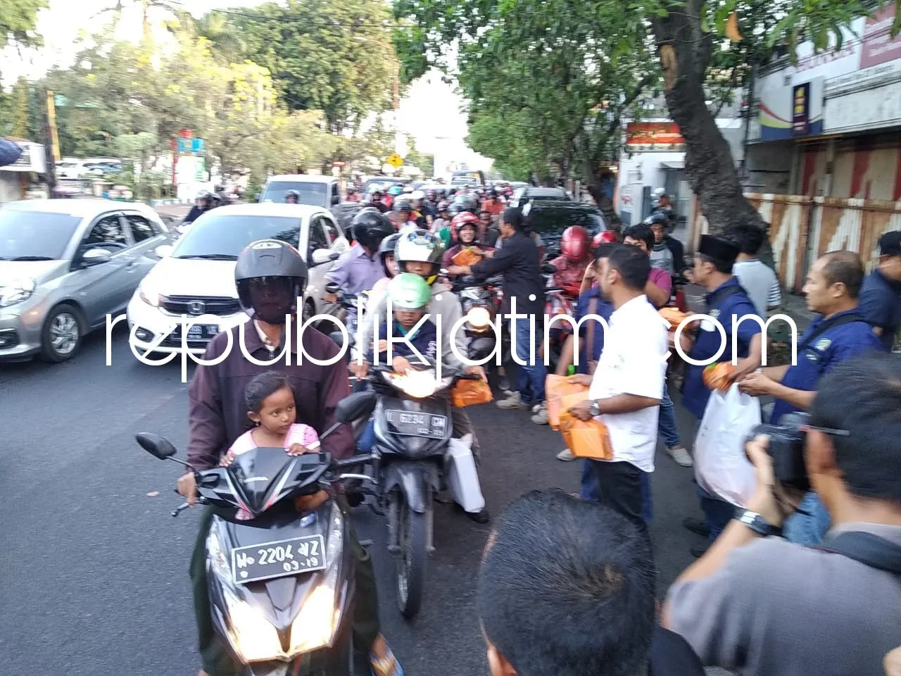 300 Paket Takjil PWI dan Forwas Habis Hanya dalam Waktu 5 Menit