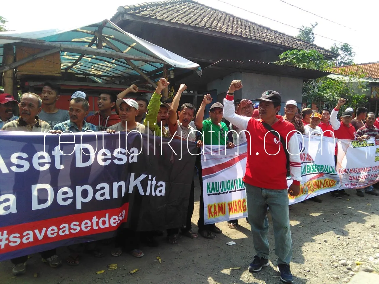 Warga Krembung Aksi Tolak Eksekusi Lahan Asset Desa