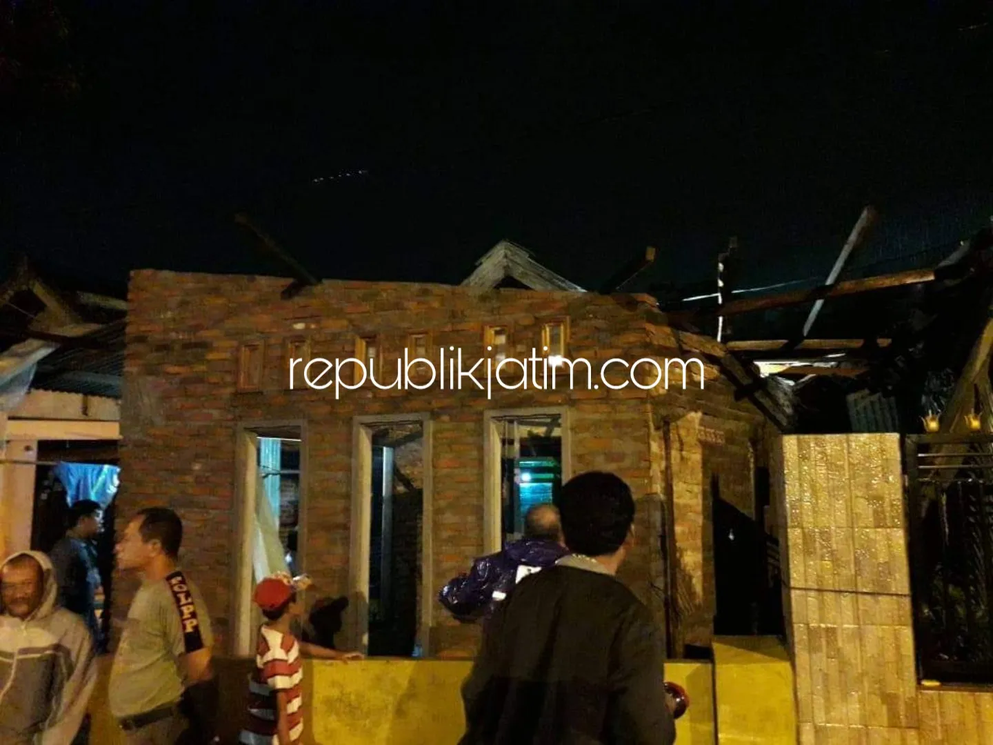 Lima Rumah Warga Sudimoro Tulangan Rusak Diterjang Angin Kencang