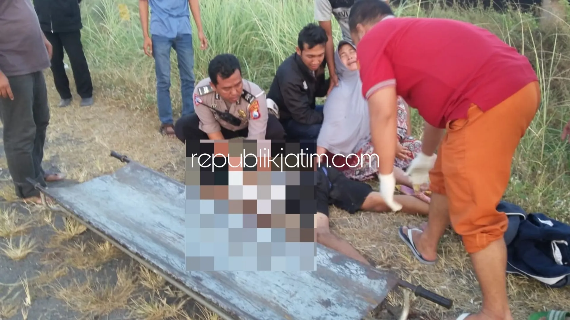 Pemotor Asal Gempol Pasuruan Tewas Dihantam Ban Truk Tangki