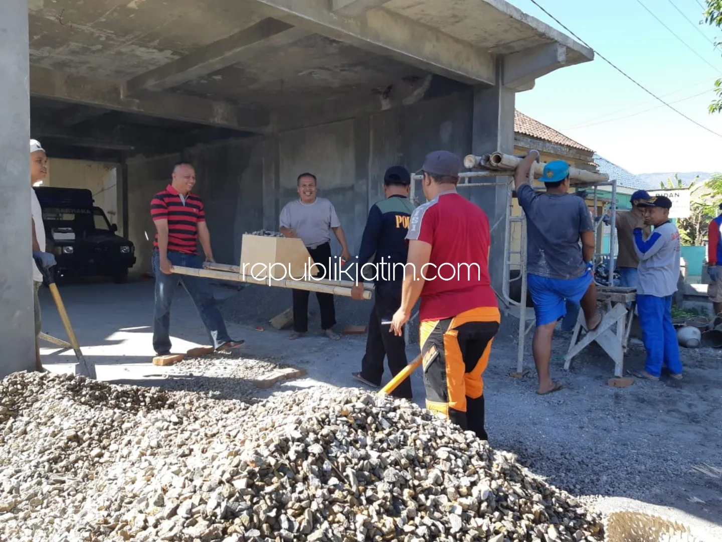 Mempererat Ukhuwah, Polsek Bungkal Bangun Musala Gotong Royong