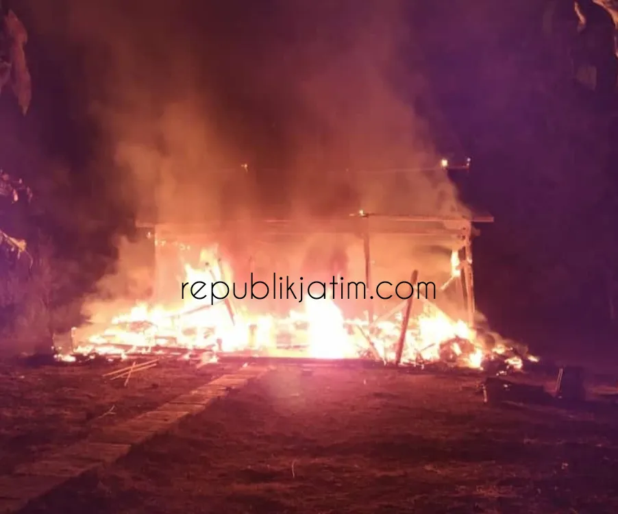 Rumah milik Waji warga dusun pangkur desa kartoharjo Ngawi ludes terbakar
