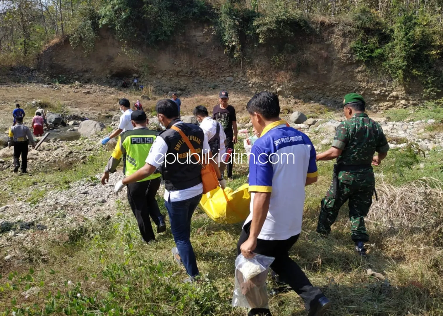 Mayat Perempuan Muda Ditemukan di Jembatan Perbatasan Ponorogo - Magetan