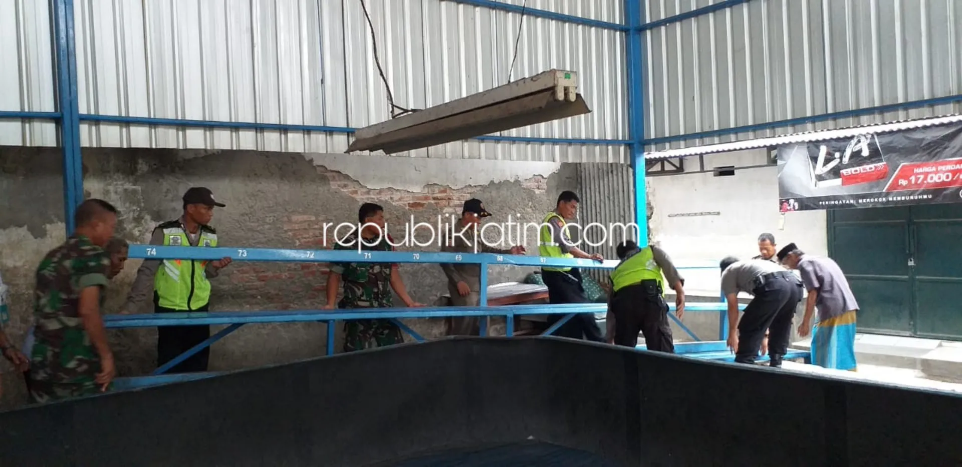 Polisi Bongkar Arena Sabung Ayam di Tulangan