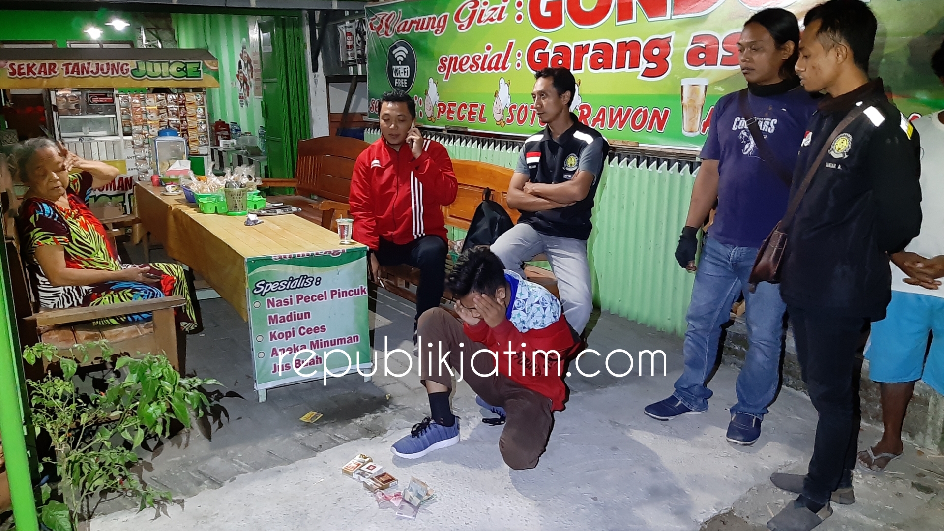 Remaja yang kedapatan mencuri sejumlah uang dan rokok berhasil ditangkap warga