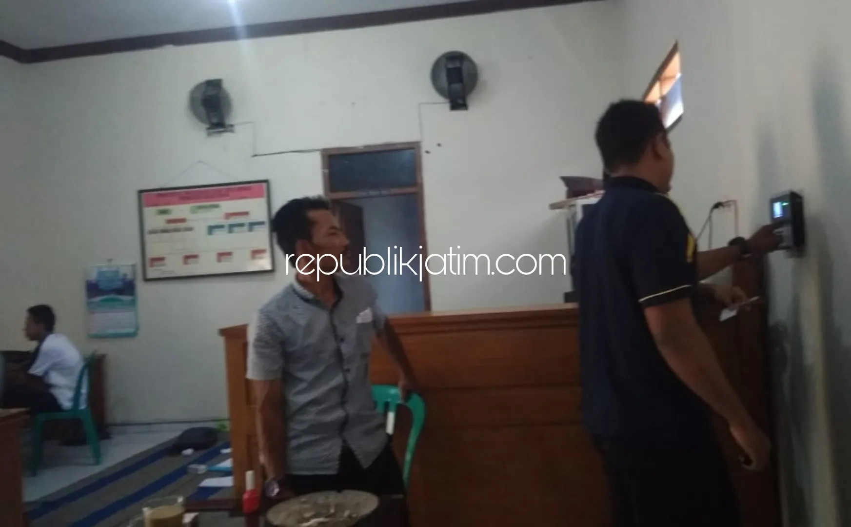 Absensi Perangkat 19 Desa di Bungkal Ponorogo Gunakan Fingerprint
