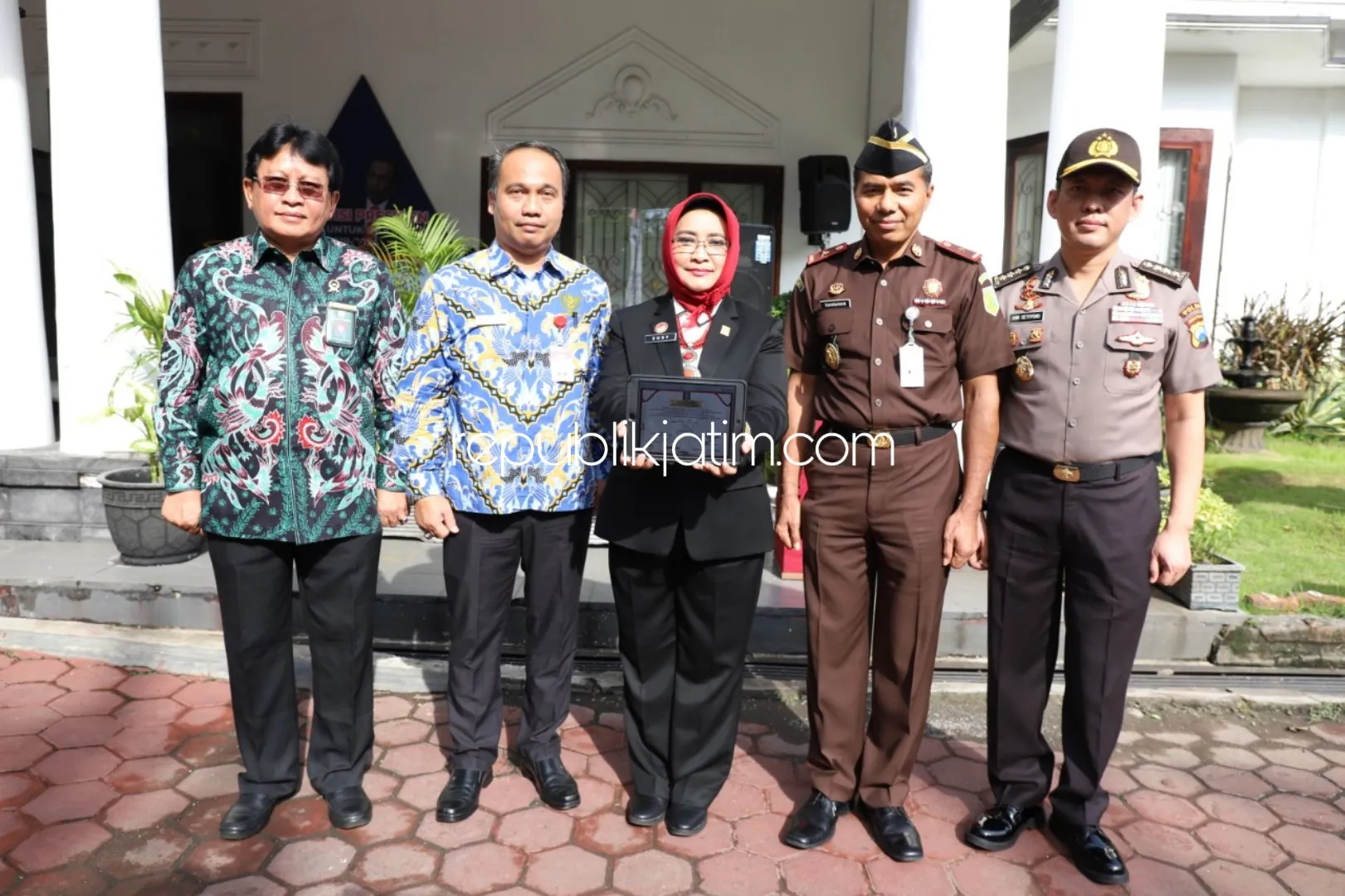 Libatkan Eksternal, Kakanwil Kemenkumham Jatim Pimpin Pencanangan Zona Integritas