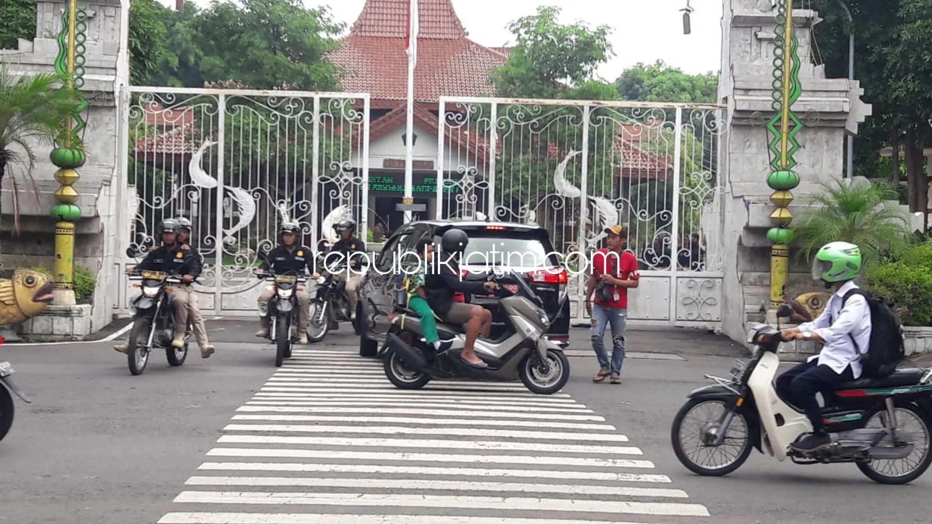 Paska OTT KPK, Pendopo Sidoarjo Disterilkan Dijaga Polisi