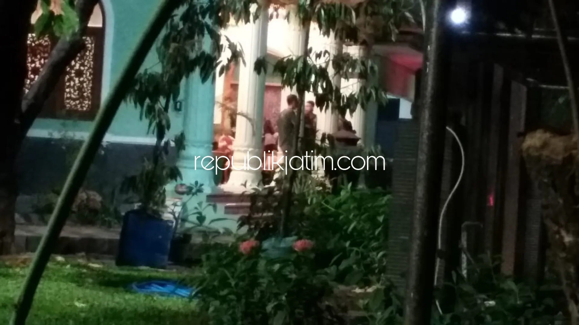 KPK Geledah Rumdin Bupati, Sita Uang Rp 1 Miliar dan Sejumlah Mata Uang Asing