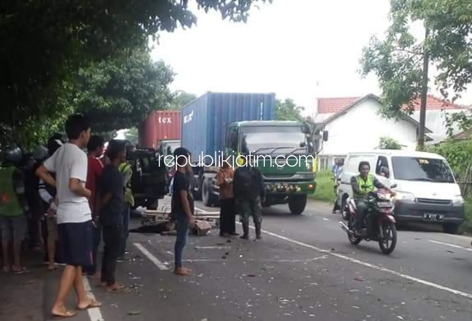 Usai Belanja Pakaian, Motor Warga Mojokerto Disantap Sugeng Rahayu Pengendara Tewas