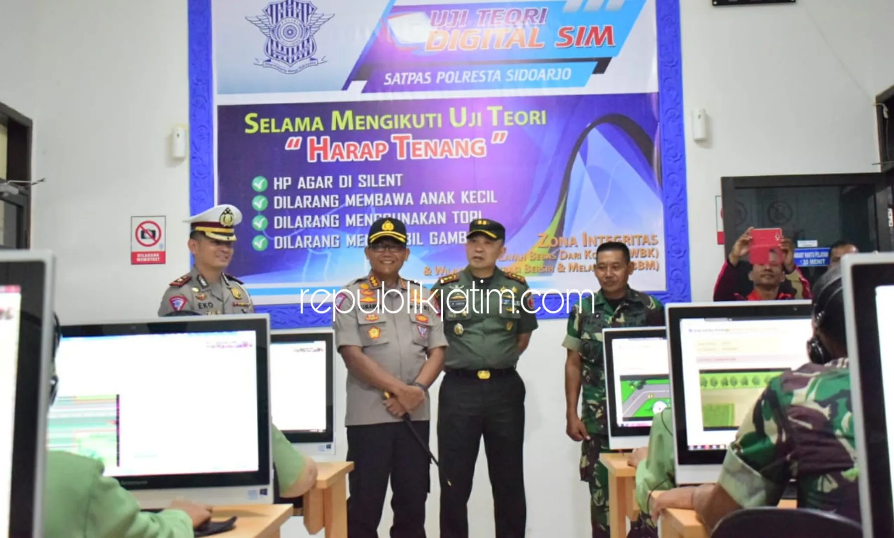 Sinergitas TNI-Polri, Awali Soft Launching Layanan SIM Minggu Polresta Sidoarjo