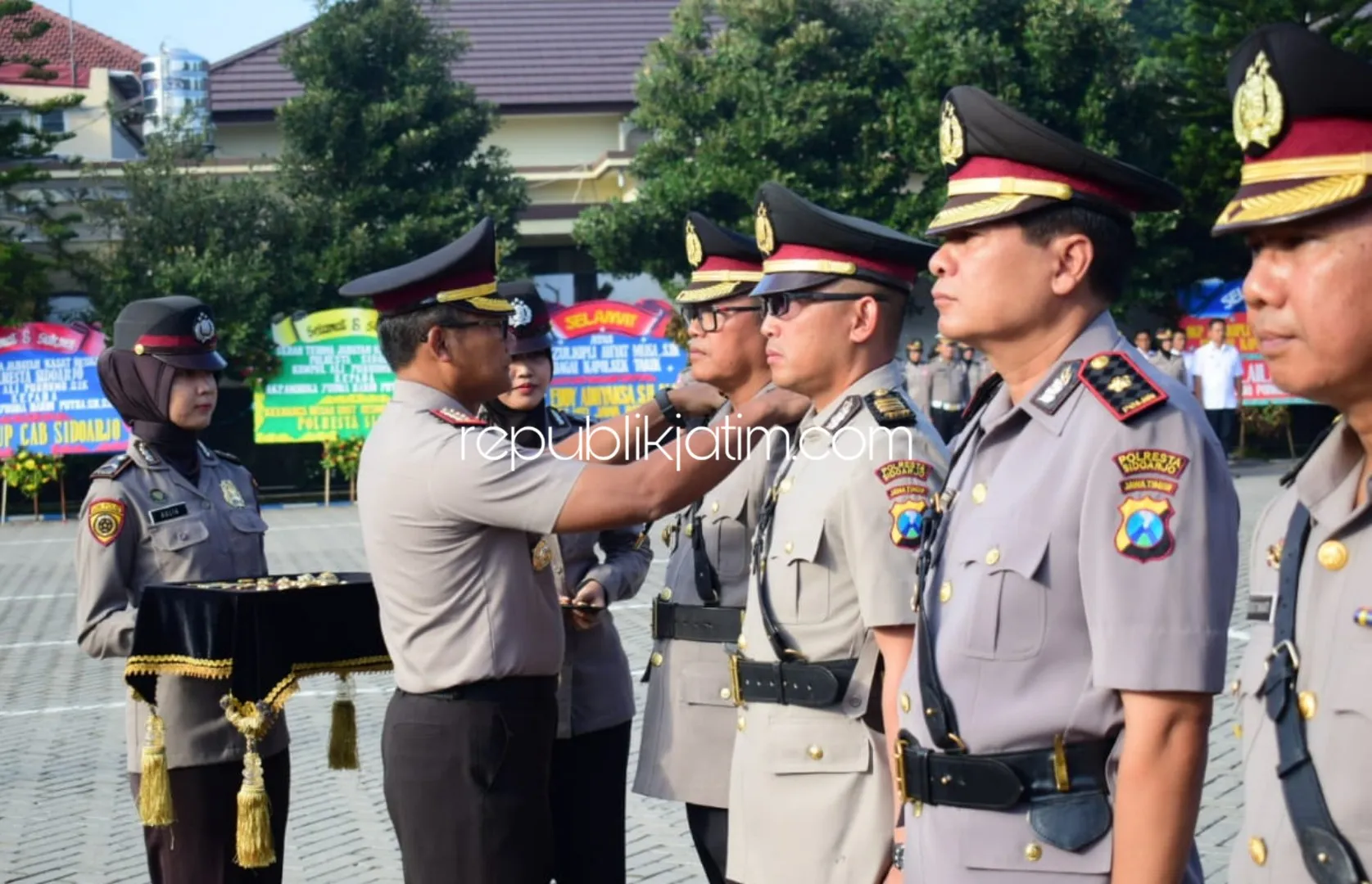Tiga Kasat dan Kapolsek Porong Jajaran Polresta Sidoarjo Dimutasi