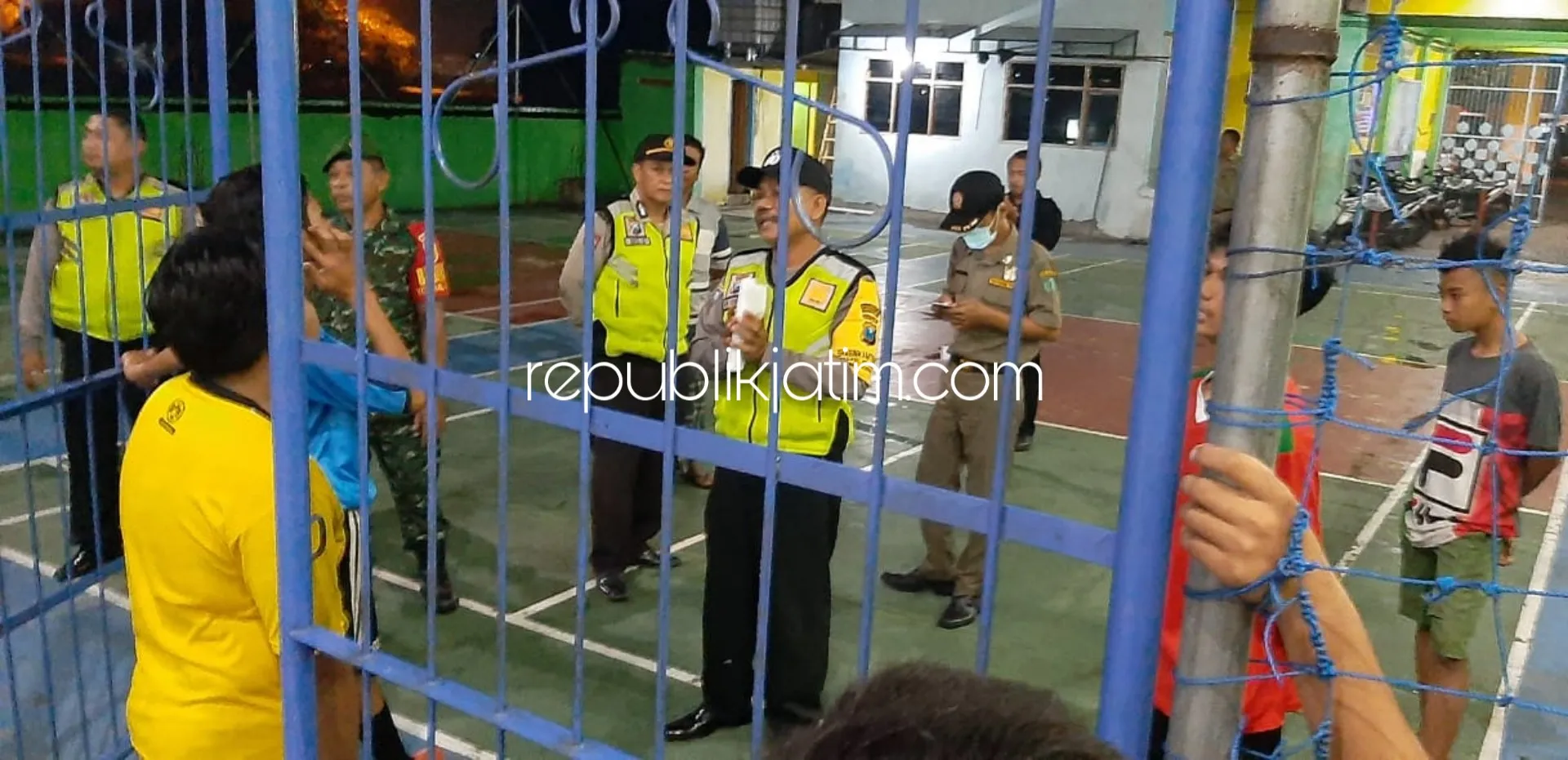Cegah Virus Corona, Petugas Gabungan Bubarkan Kerumunan Warga di Warkop hingga Arena Futsal