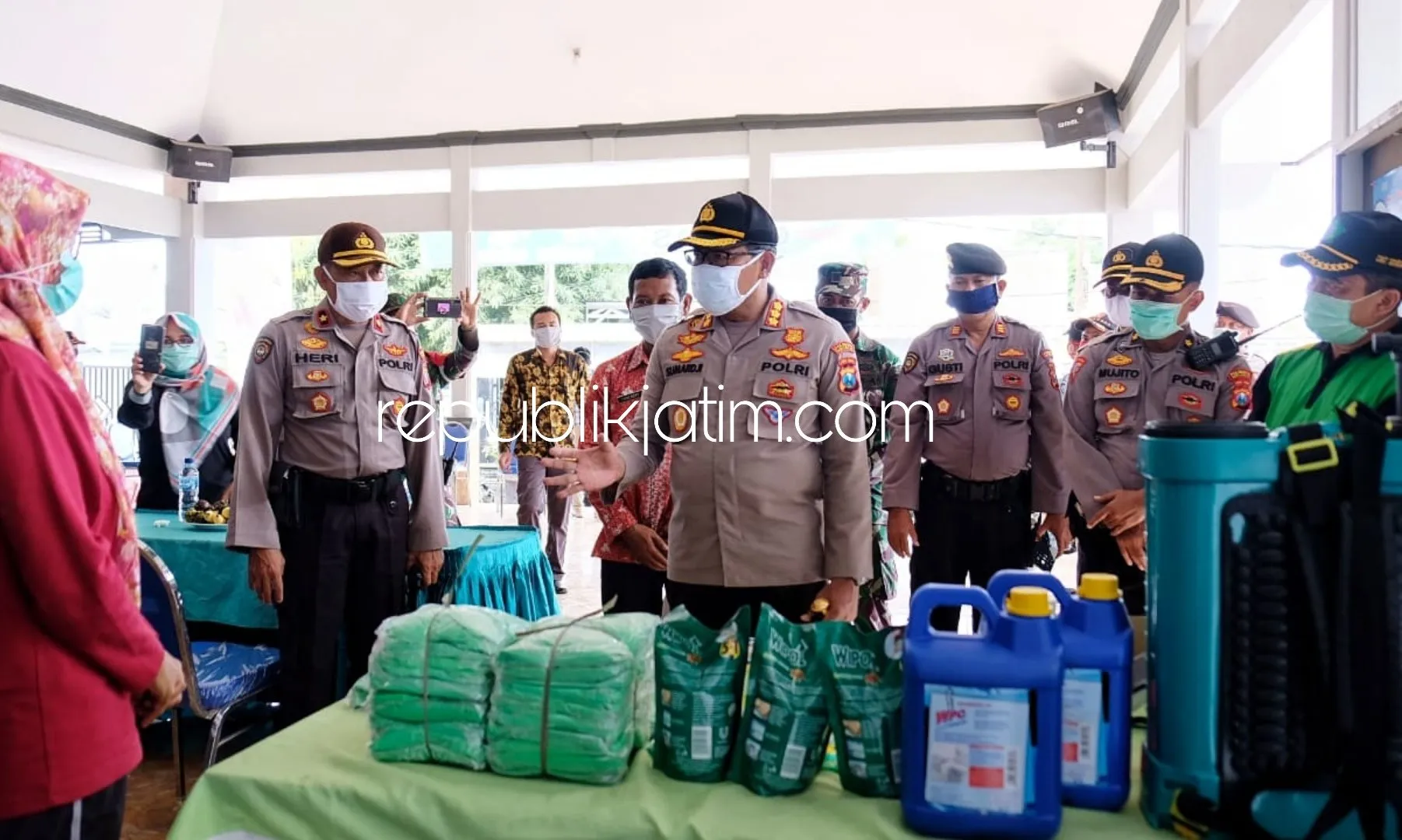 Kapolresta Sidoarjo Tunjau Kesiapan Posko Relawan Pencegahan Covid-19 di Sejumlah Desa