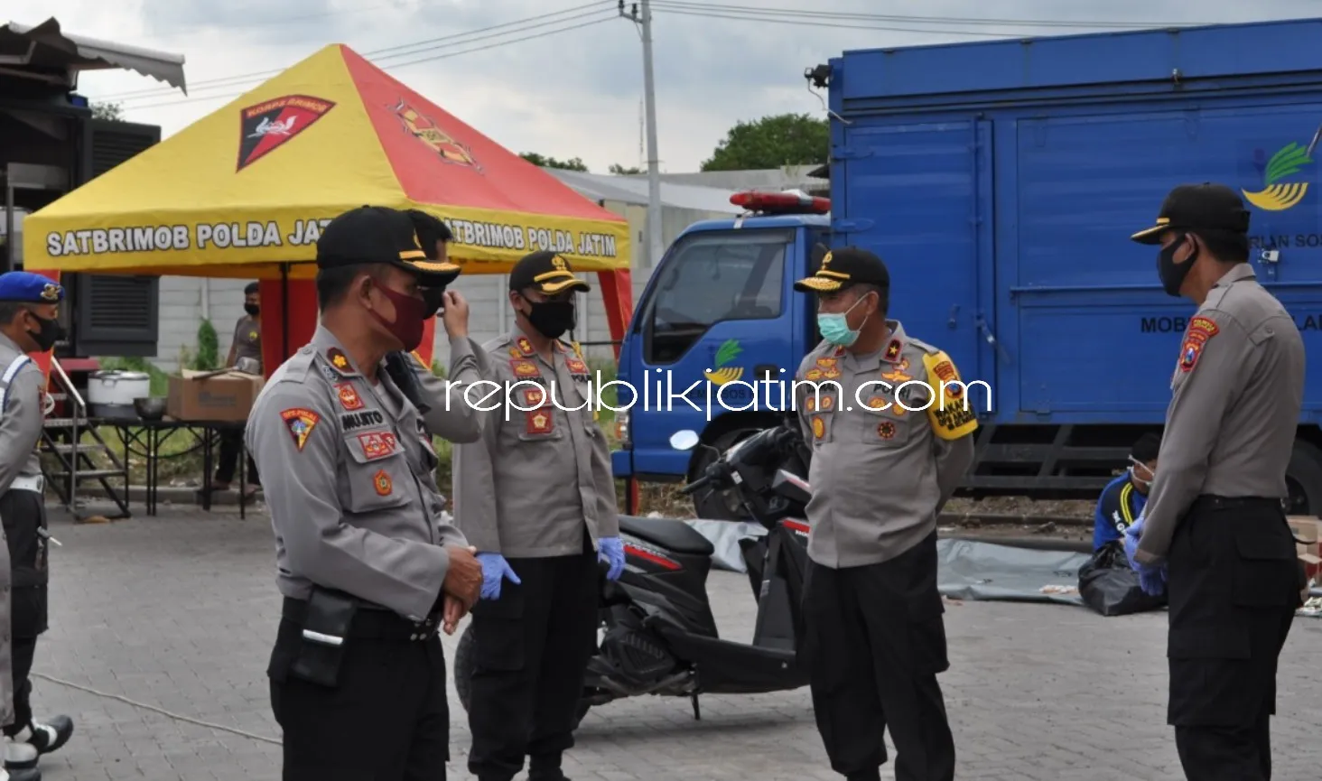PSBB, Wakapolda Jatim Minta Maksimalkan Dapur Umum Bikin Nasi Bungkus 10.400 Per Hari