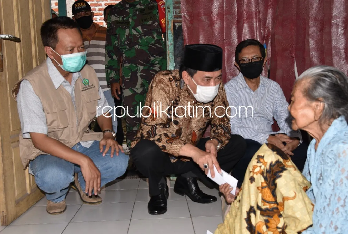 Nenek 90 Tahun Hidup Sebatang Kara Asal Urangagung Terima Bantuan Covid-19
