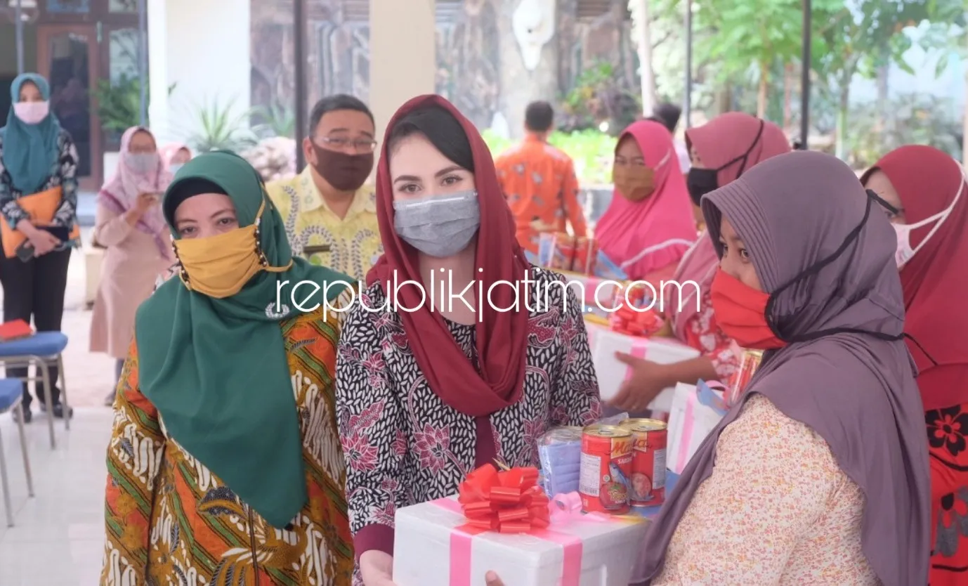 Kampanye Gemarikan Turunkan Angka Stunting di Sidoarjo, Warga Terima Bantuan Produk Perikanan