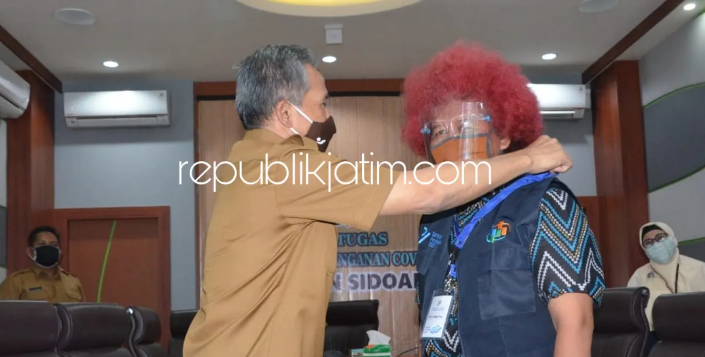 Kick Off Sensus Penduduk Ditandai Penyematan Rompi dan ID card Secara Daring