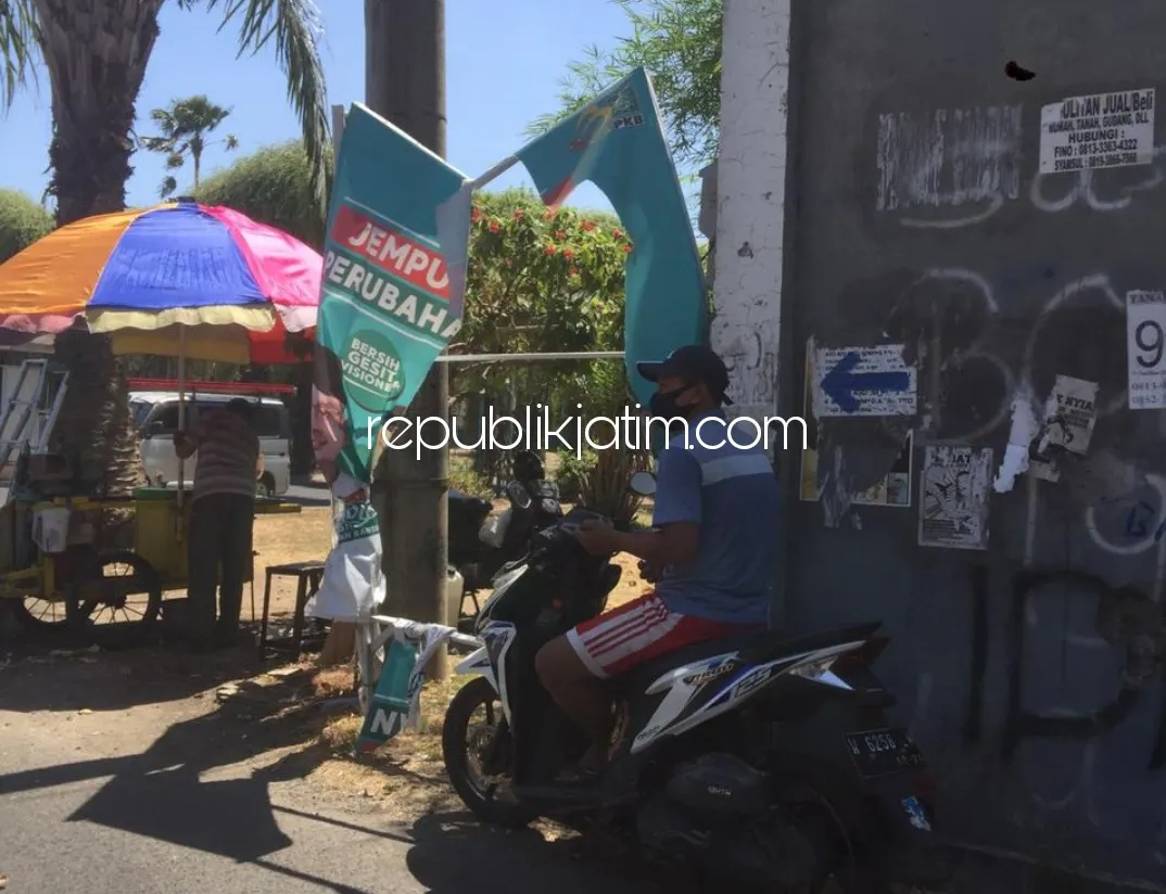 Dua Pemuda Perusak Puluhan Baliho Gus Muhdlor - Subandi Terekam CCTV Segera Dilaporkan APH