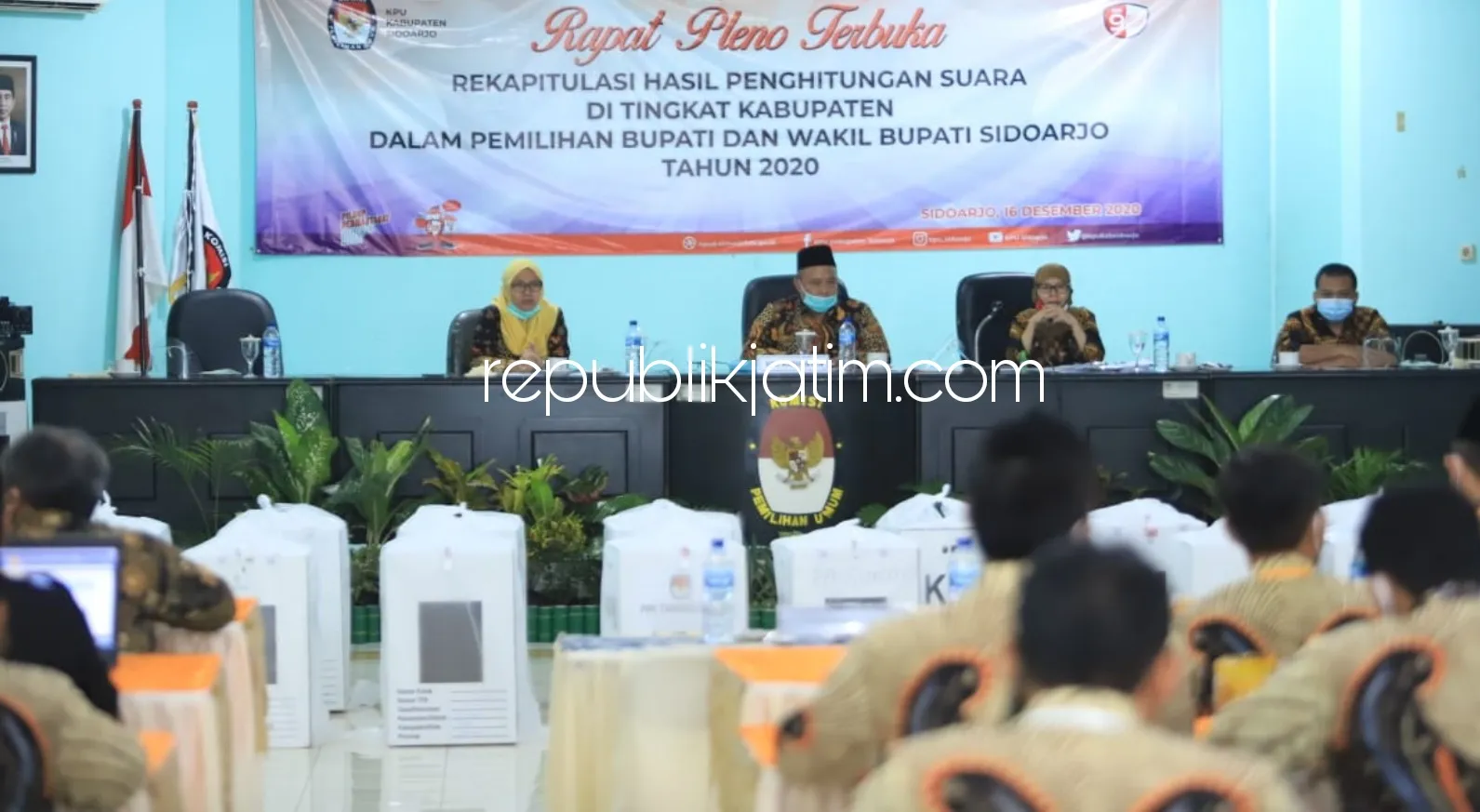 Usai Rekapitulasi Suara Pilkada Sidoarjo, KPU Persilahkan Paslon Keberatan Ajukan Gugatan ke MK