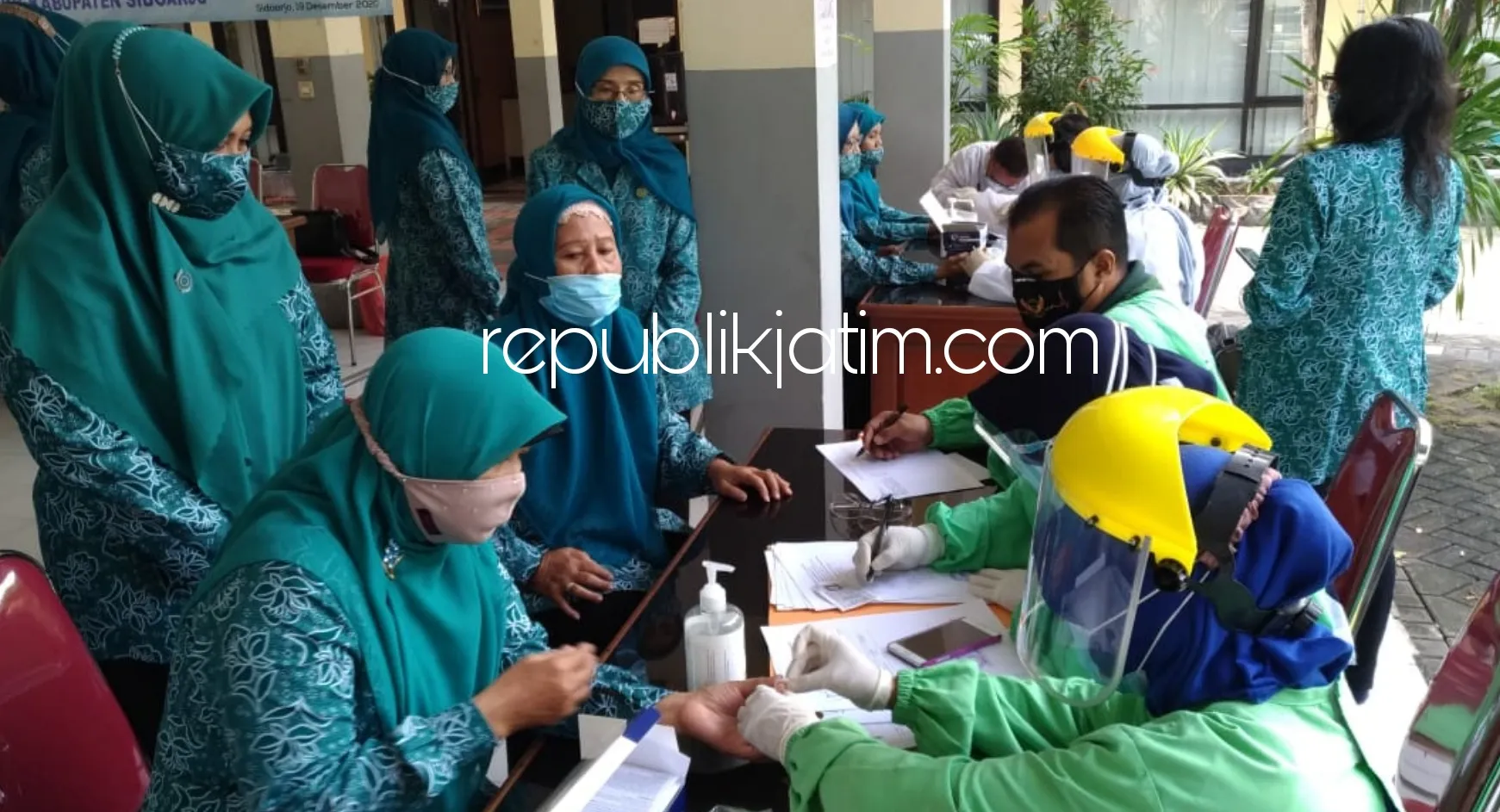 Ibu-Ibu PKK Sidoarjo Dirapid Test Gratis, Enam Diantaranya Reaktif