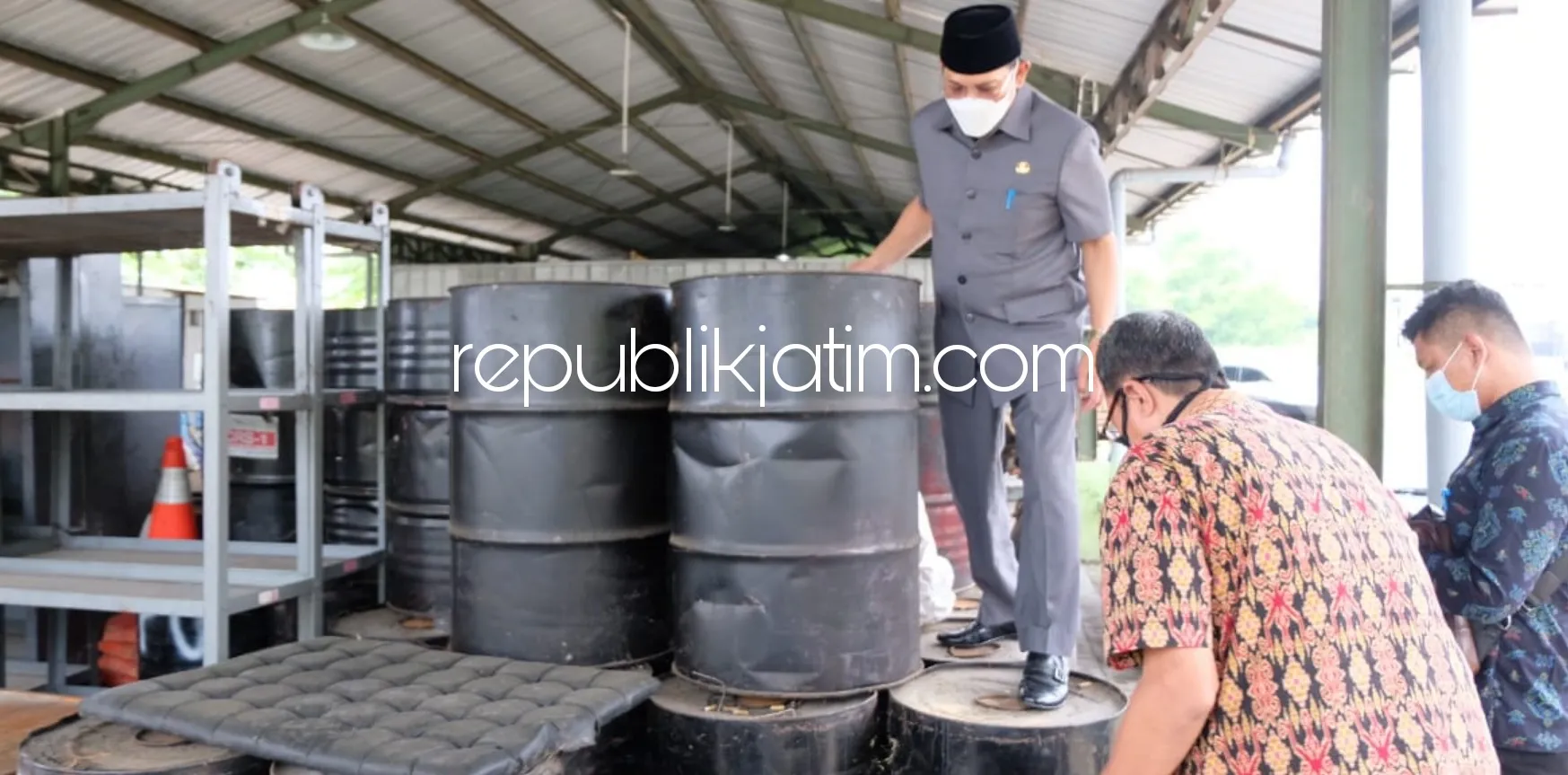 Disidak Stok Aspal Melimpah, Pj Bupati Minta Dinas PUBM Segera Perbaiki Jalan Rusak di Sidoarjo