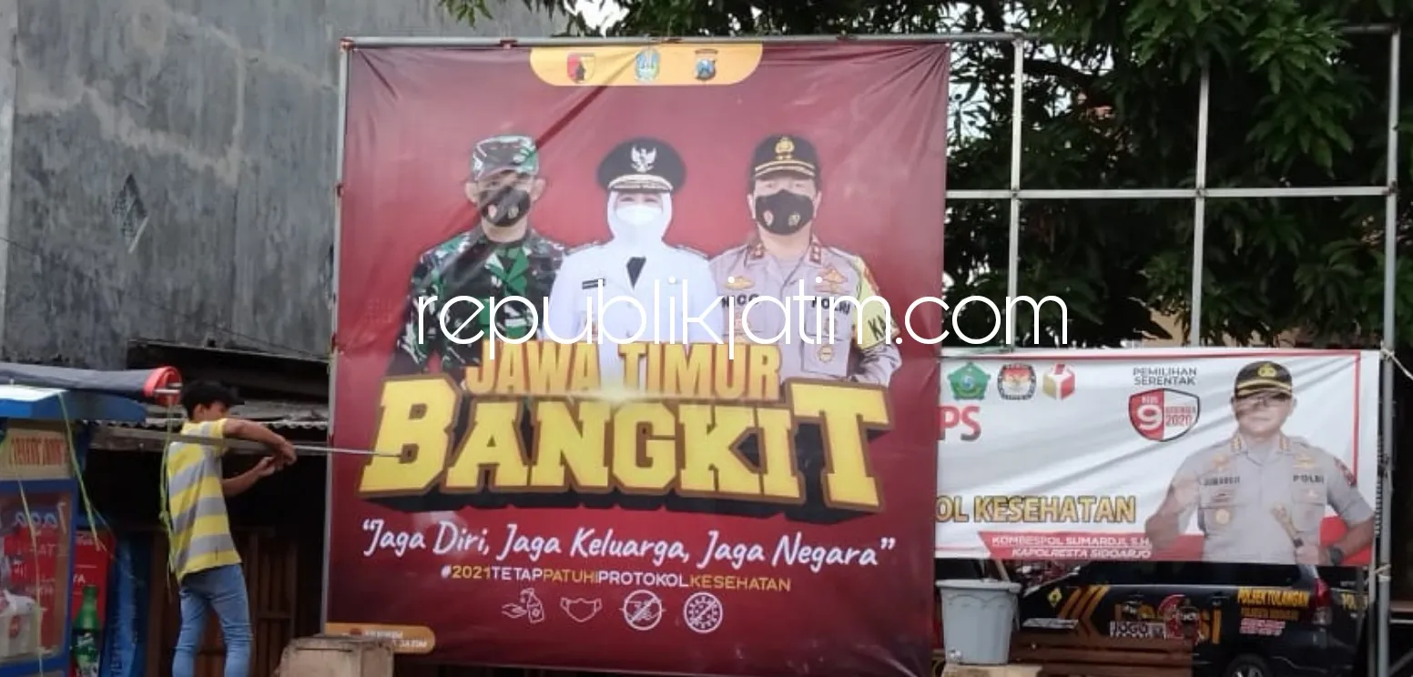Ajak Warga Patuh Protokol Kesehatan, Polresta Sidoarjo Pasang Banner Jawa Timur Bangkit
