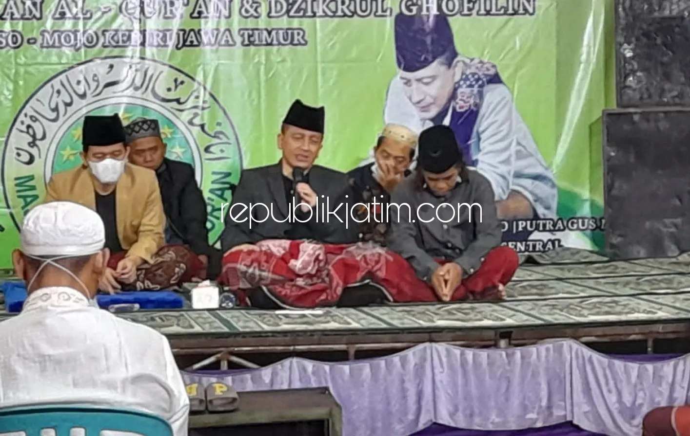 Jamaah Dzikir Ad Dhiro Kemangsen Dikukuhkan Gus Sabuth Tokoh Sentral Jantiko Mantab Dzikrul Ghofilin Kediri