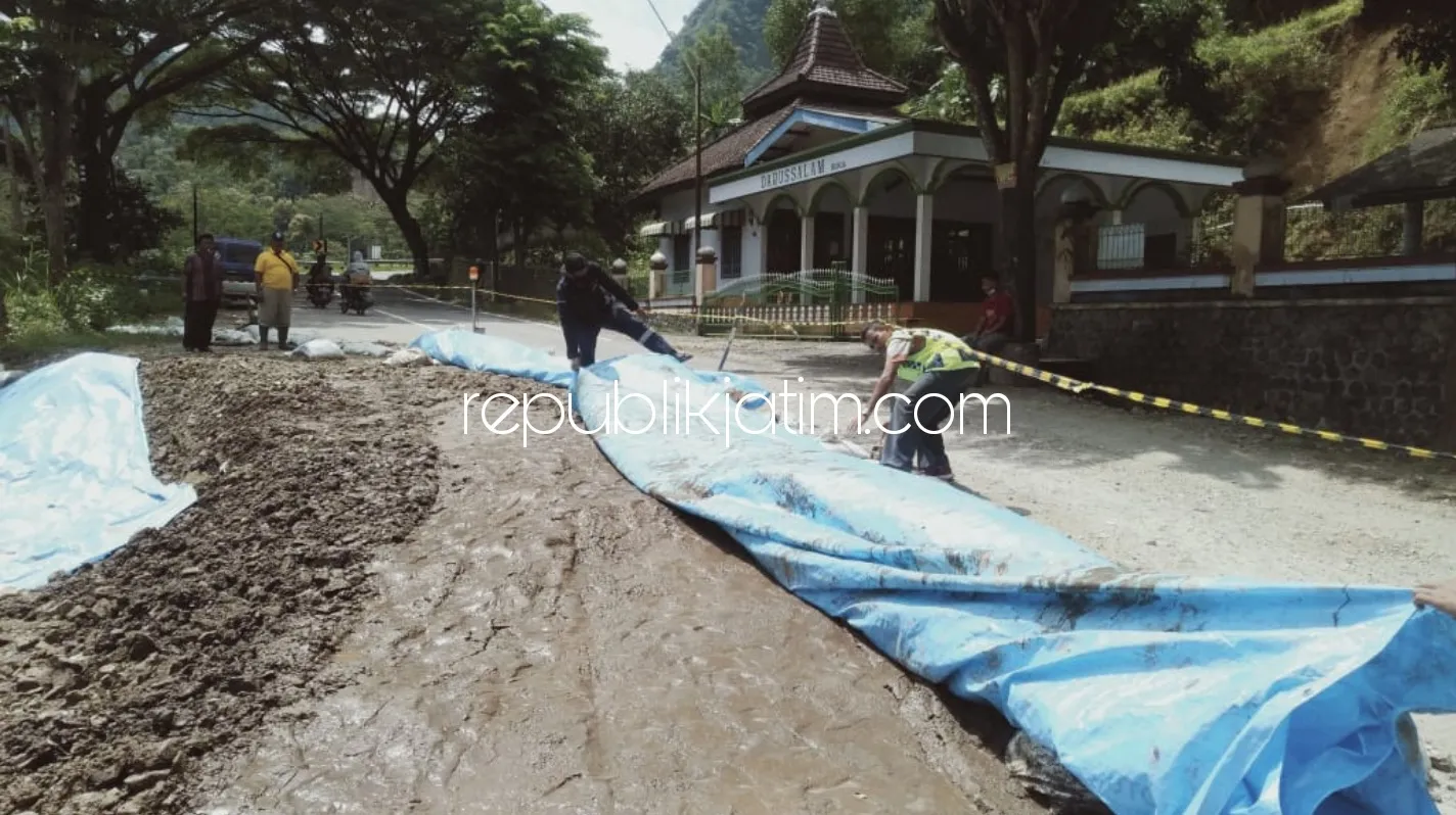 Tanah Masih Ambles, Dinas PU Bina Marga Jatim Belum Berani Buka Jalur Dua Arah Ponorogo - Pacitan