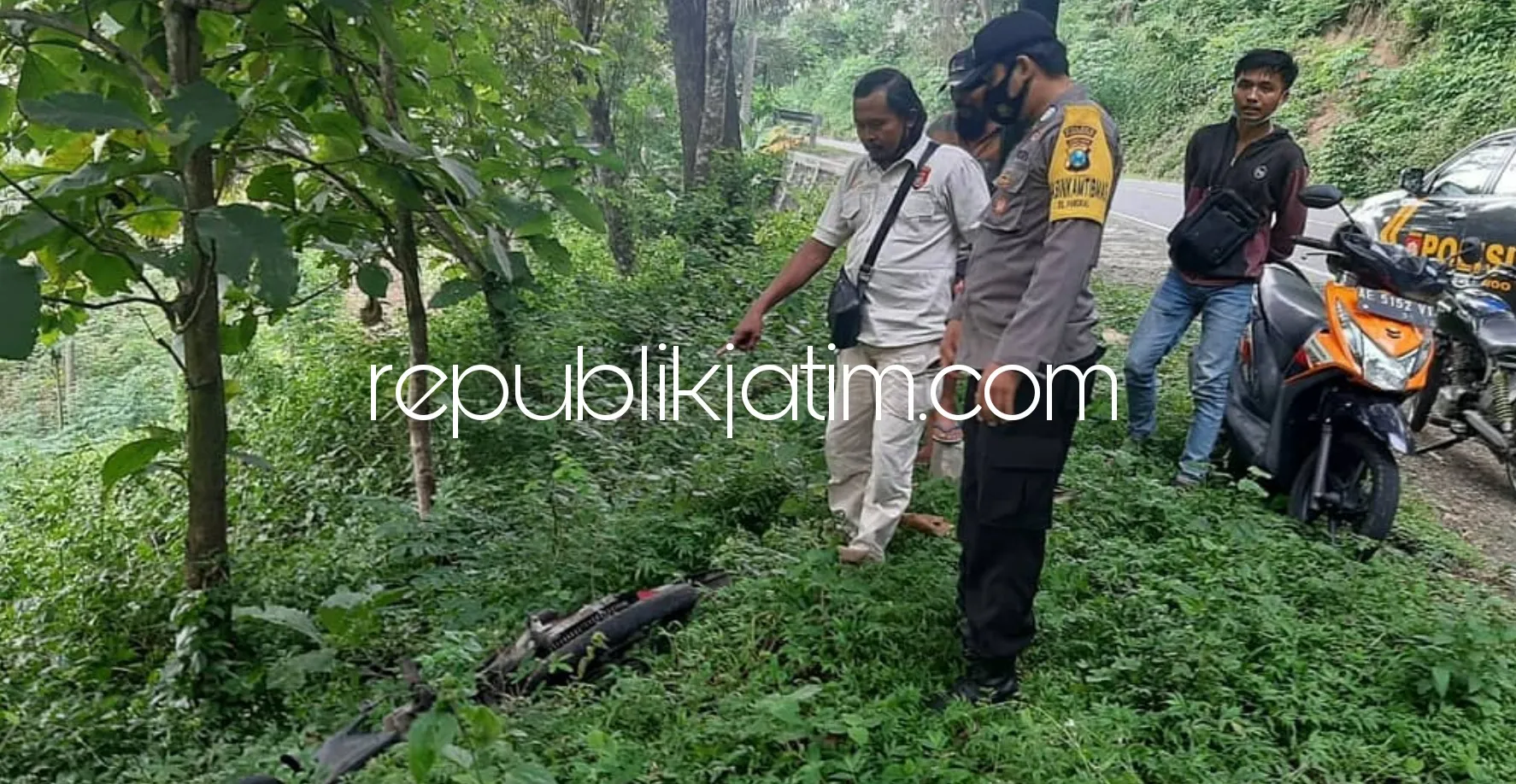 Terperosok, Motor Ditinggal Pemiliknya Hingga Berhari-Hari di Jalur Ponorogo - Trenggalek