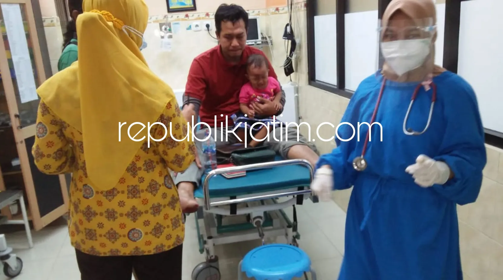 Diduga Sopir Mabuk, Truk Tabrak Dua Motor dari Belakang di Ponorogo 7 Korban Terluka Dilarikan Rumah Sakit